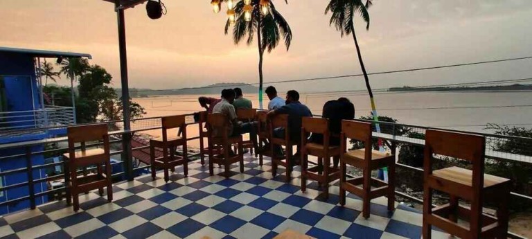 bon voyage hostel goa