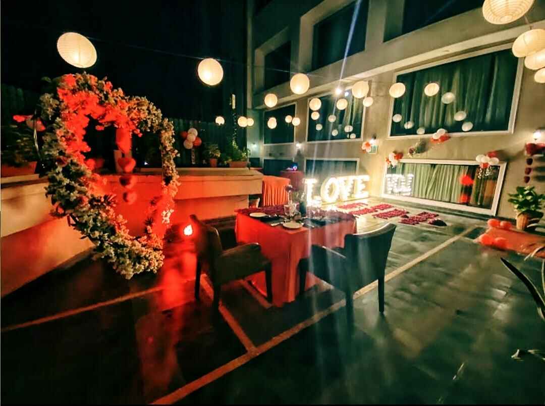 17 Best Private Cabin Cafe And Restaurant For Couples In Ahmedabad