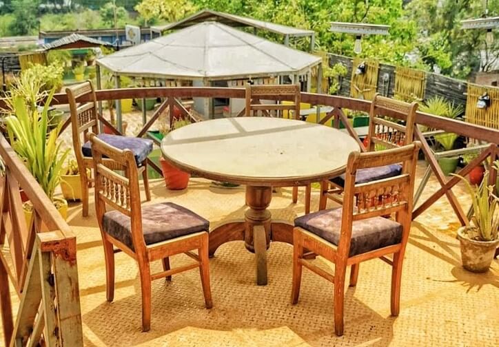 Private Cabin Restaurants and Cafes in Agra 8
