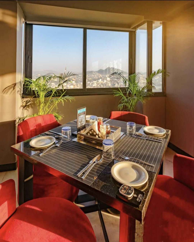 Best Private Cabin Cafe And Restaurant For Couples In Ajmer 15
