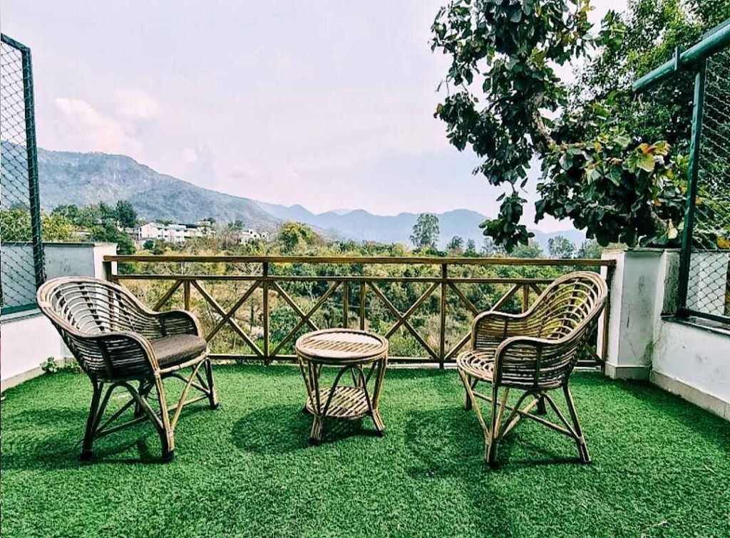 Best Private Cabin Cafe And Restaurant For Couples In Dehradun 0