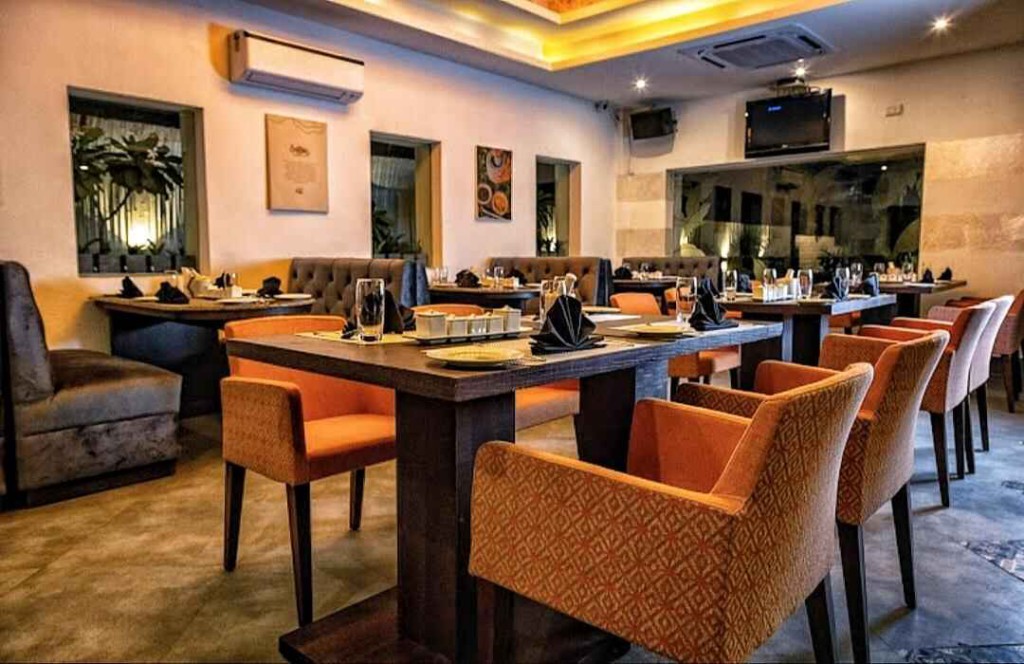 Best Private Cabin Cafe And Restaurant For Couples In Faridabad 10