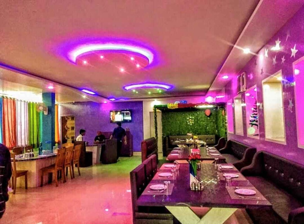 Best Private Cabin Cafe And Restaurant For Couples In Gorakhpur 4