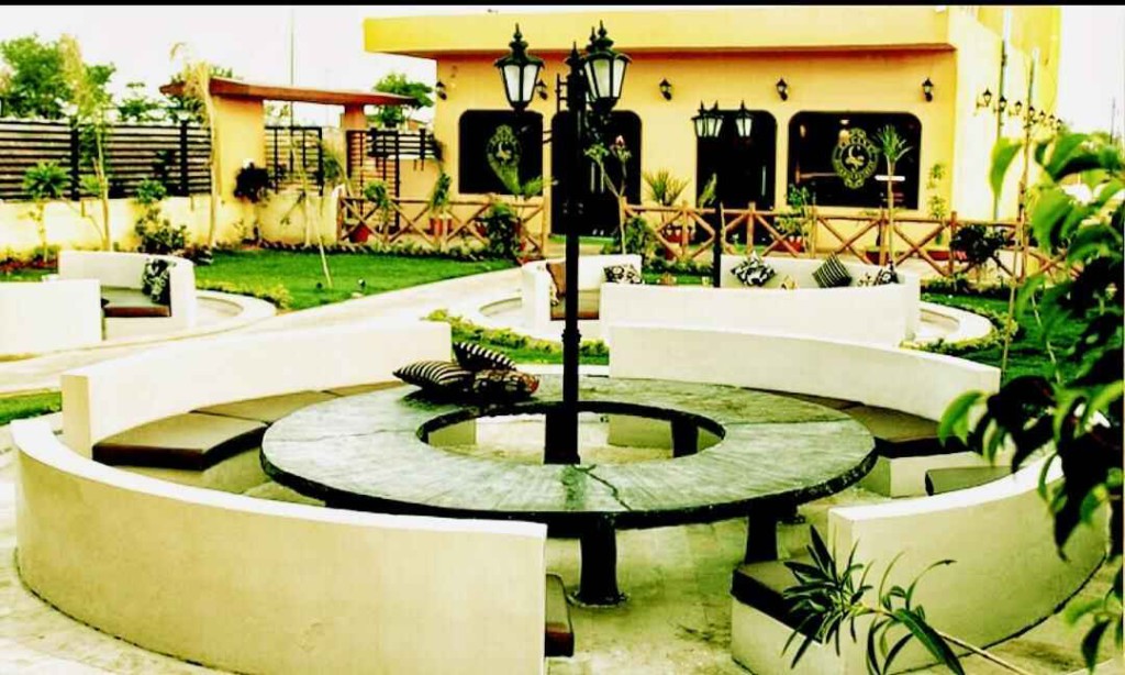 Best Private Cabin Cafe And Restaurant For Couples In Gwalior 18