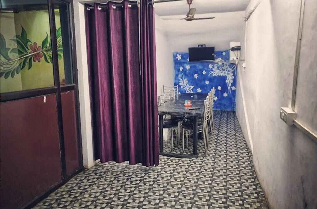 Best Private Cabin Cafe And Restaurant For Couples In Jhansi 16