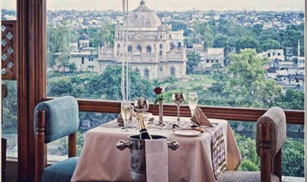 Best Private Cabin Cafe And Restaurant For Couples In Lucknow 1