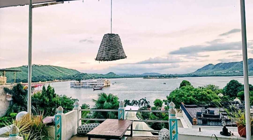 Best Private Cabin Cafe And Restaurant For Couples In Udaipur 2