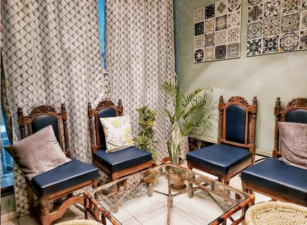 Best Private Cabin Cafe And Restaurant For Couples In Vadodra 22