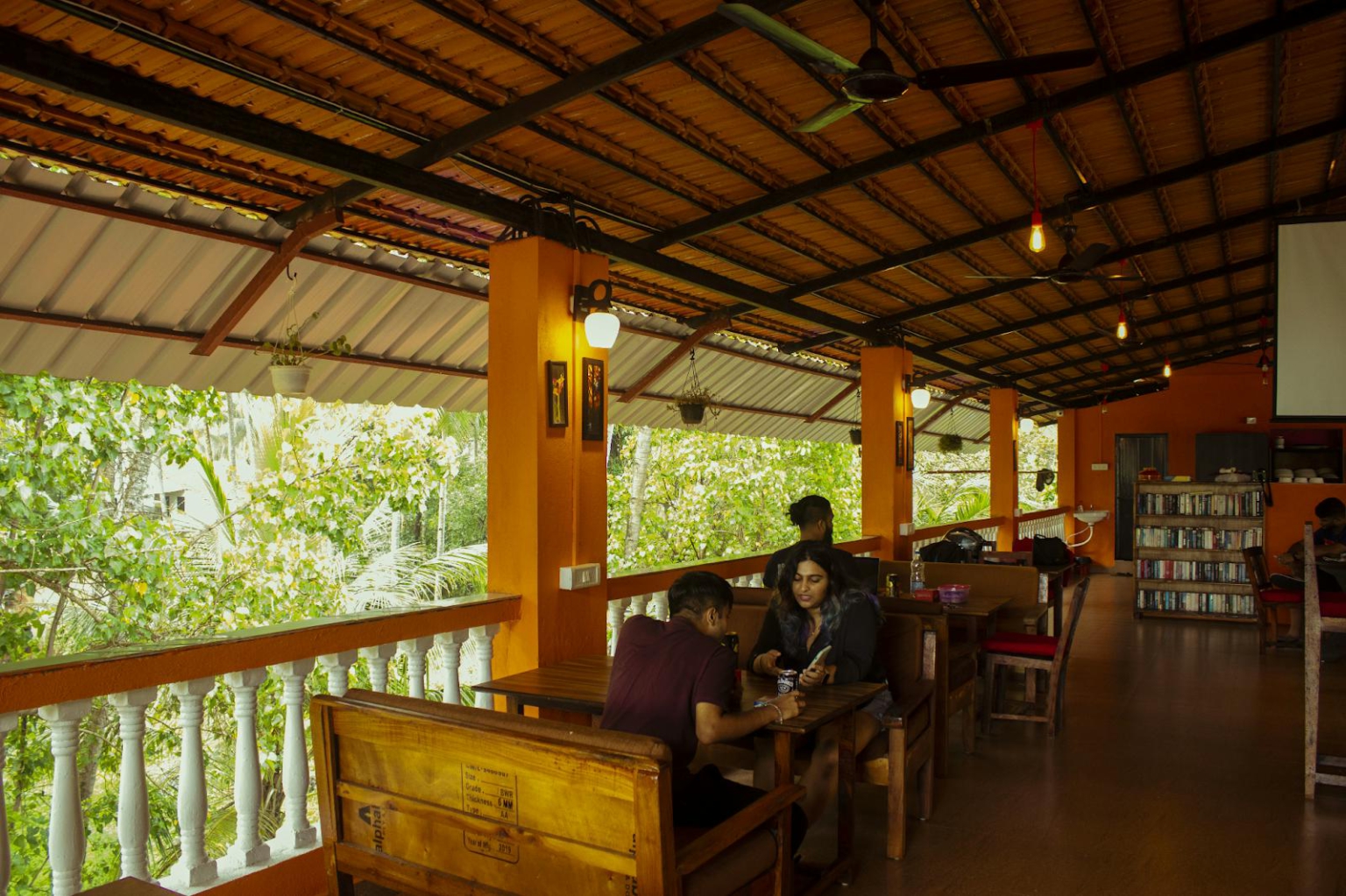 Best Hostels To Stay In North Goa - All About Goa